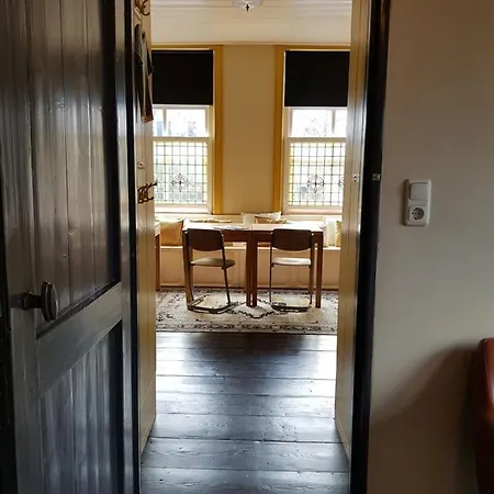 ベッド・アンド・ブレックファスト Het Wolfseind